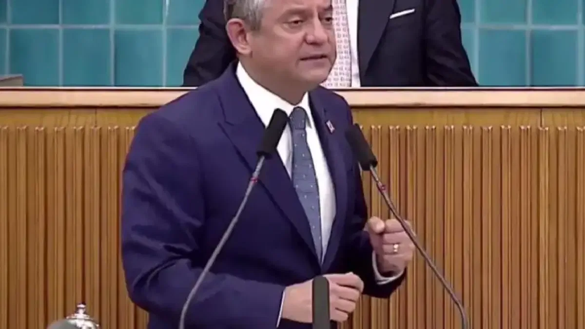 Mutlak butlan sonrası CHP'de ilk grup toplantısı
