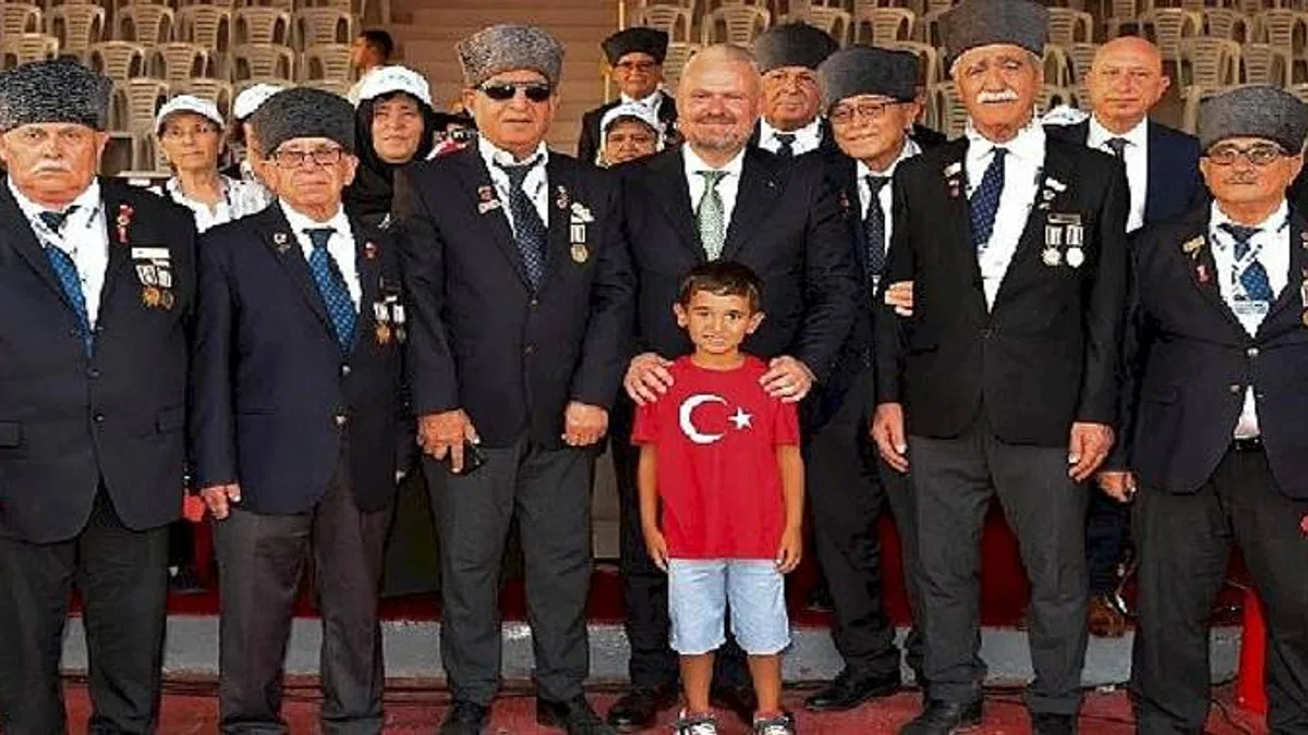 Kıbrıs Gazisi Menemenliler Barış ve Özgürlük Bayramı'nda Kıbrıs'ta