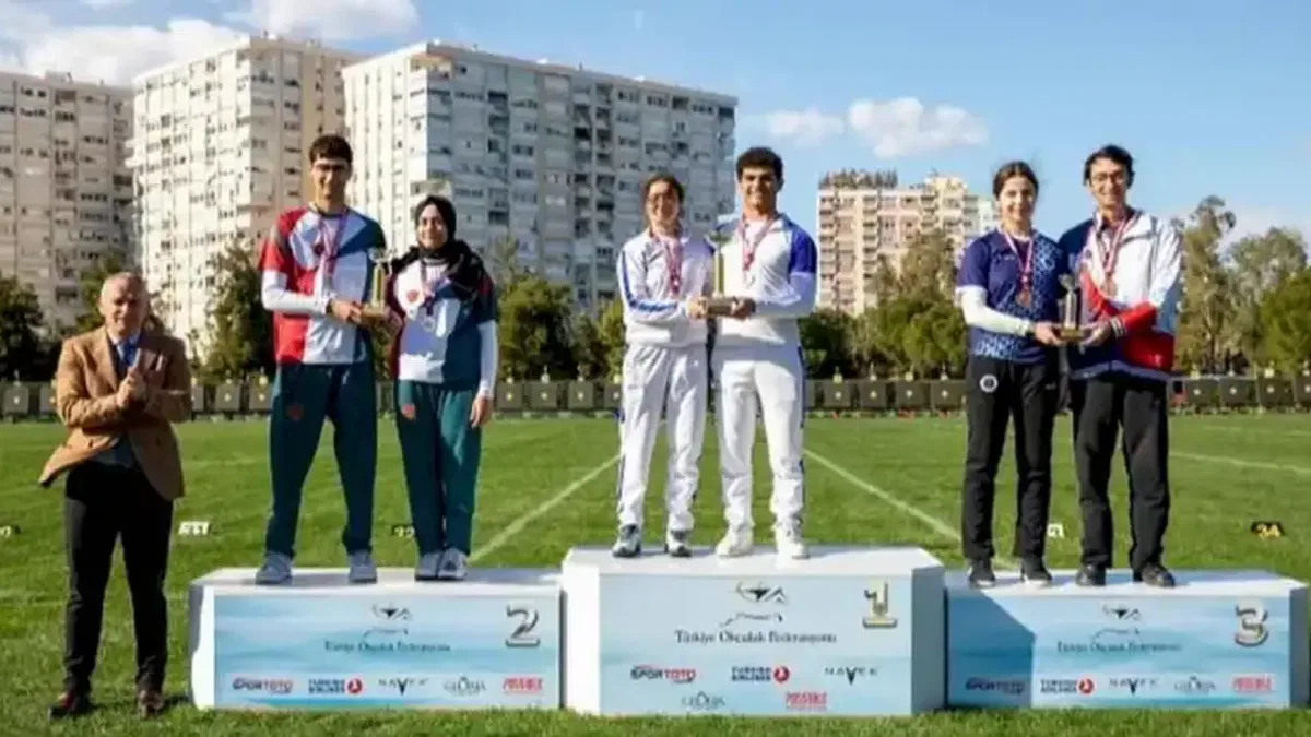 Kayseri Büyükşehir sporcularına Başkan Büyükkılıç'tan tebrik