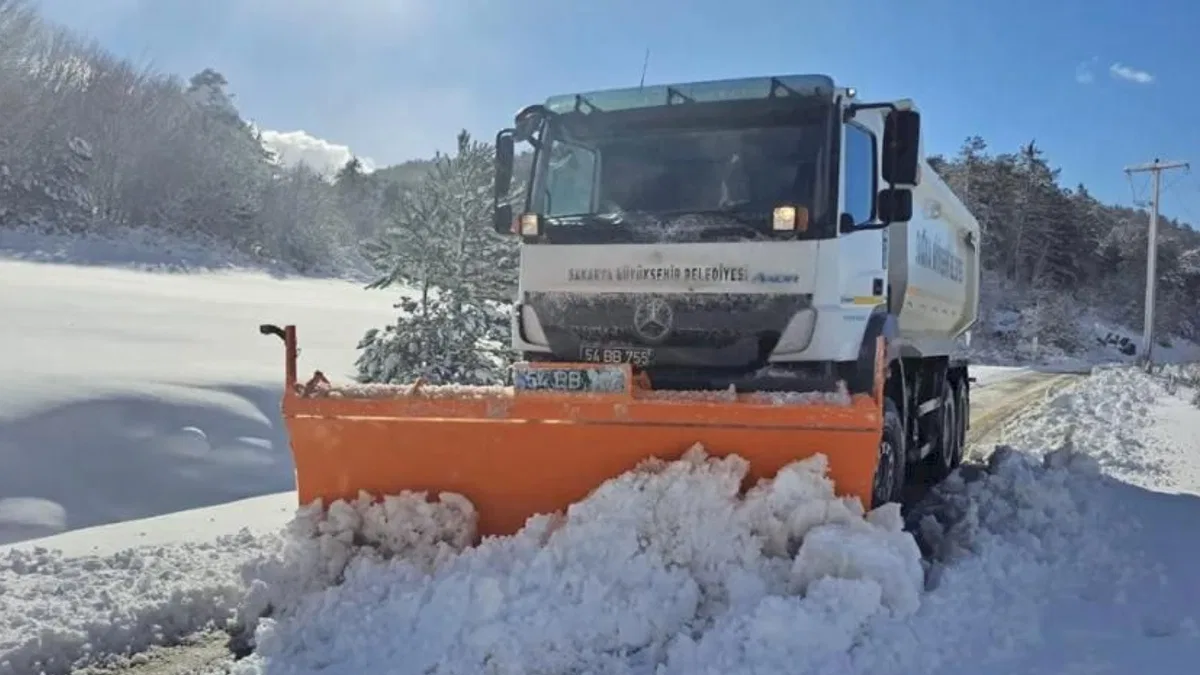 Sakarya'da son durum... 31 grup yolu ulaşıma açıldı