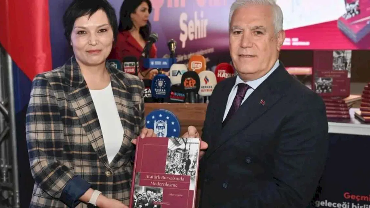Bursa kent belleğine yeni bir kaynak daha... Atatürk Bursa’sında Modernleşme...