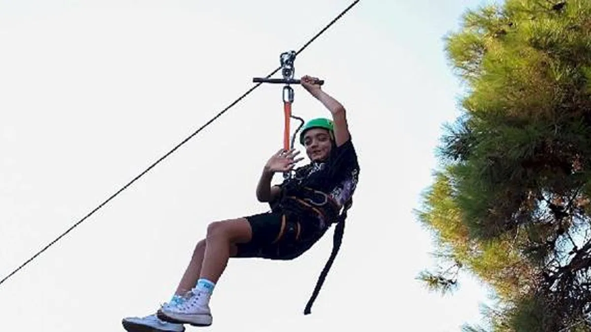 Karşıyaka'da tatil keyfi 'Macera Parkı'nda yaşanıyor
