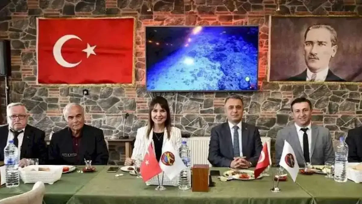 Başkan Nergiz Karaağaçlı Öztürk muhtarlarla buluştu