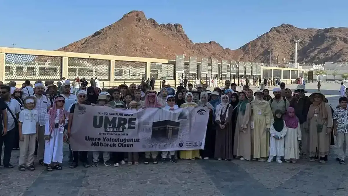 Konya Büyükşehir'in umre ödüllü ilk kafilesi yurda döndü