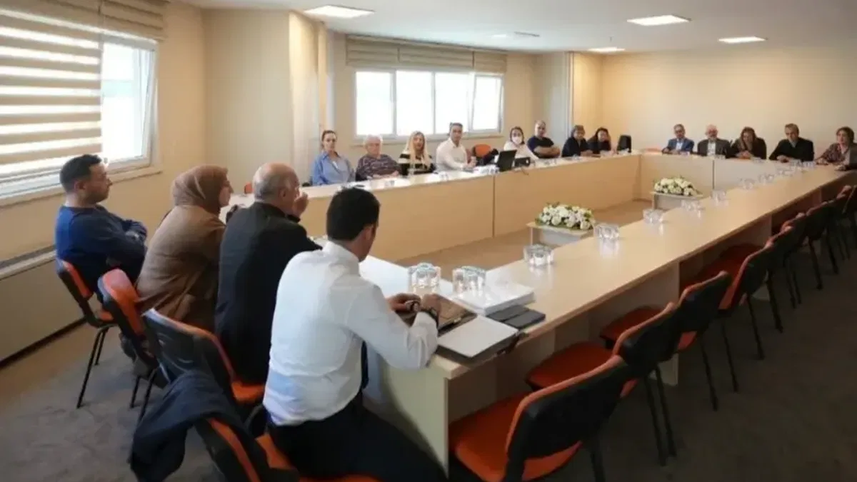 İstanbul Maltepe'de yetkilileriyle muhtarlar bir araya geldi