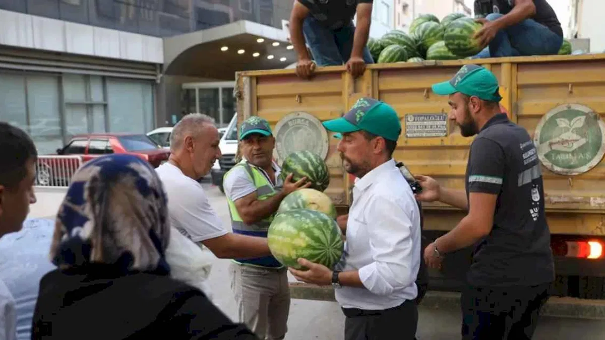 Başkan Bozbey: "Köylünün malını tarlada bırakmayacağız"