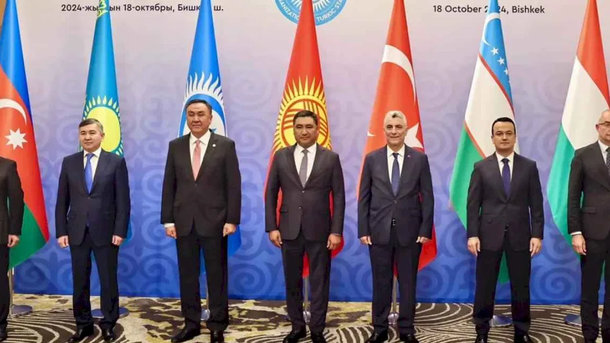 Bakan Bolat Kırgızistan'da