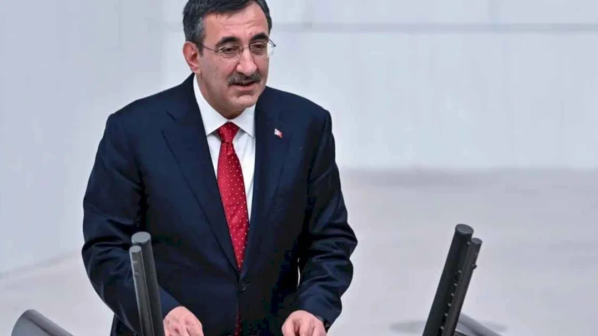 Cumhurbaşkanlığı tasarruf tedbirlerine uyuyor mu? Yanıt Cevdet Yılmaz'dan geldi