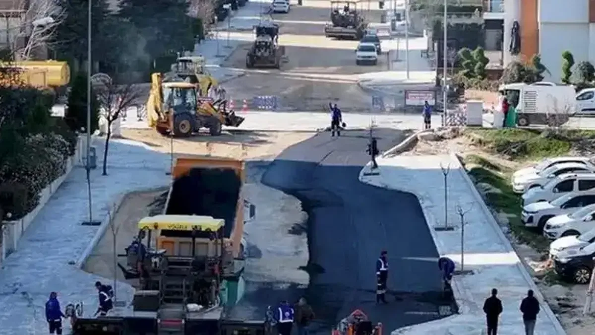 Denizli Gerzele Mahallesi’nde asfalt seferberliği başladı