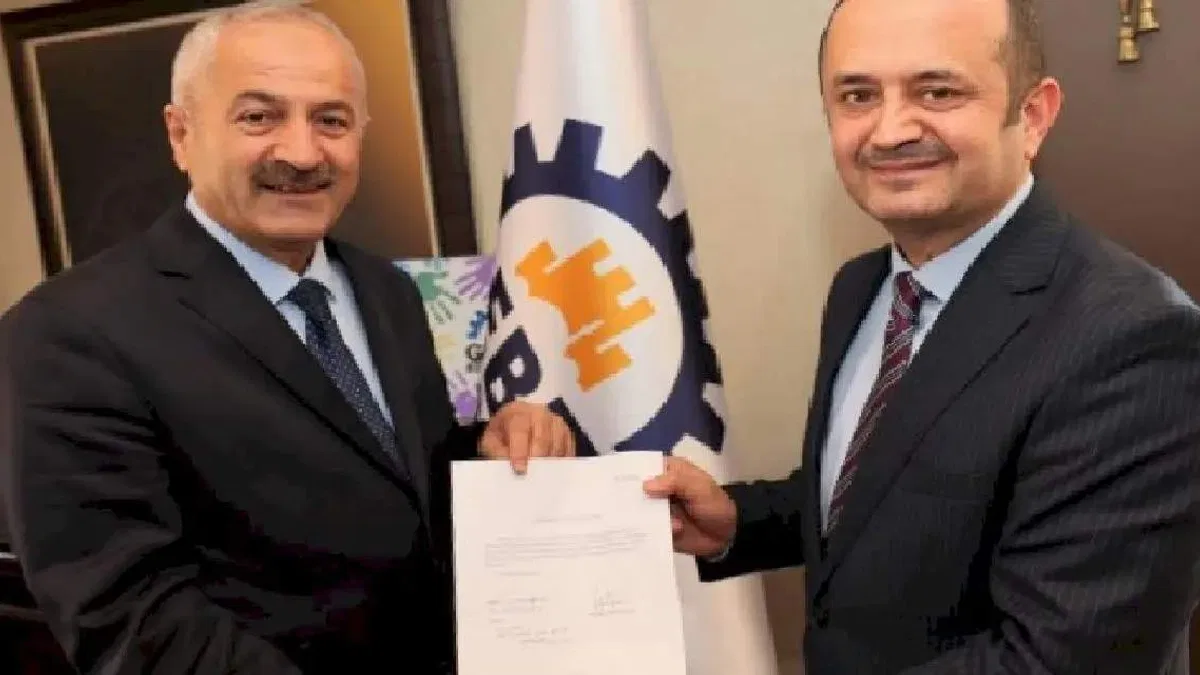 Gebze Meclis Üyesi Yaşar Çakmak milletvekilliği için istifa etti