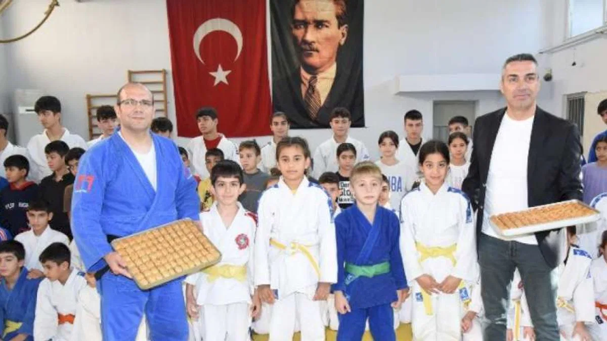 Manisalı judoculara baklava dopingli ziyaret