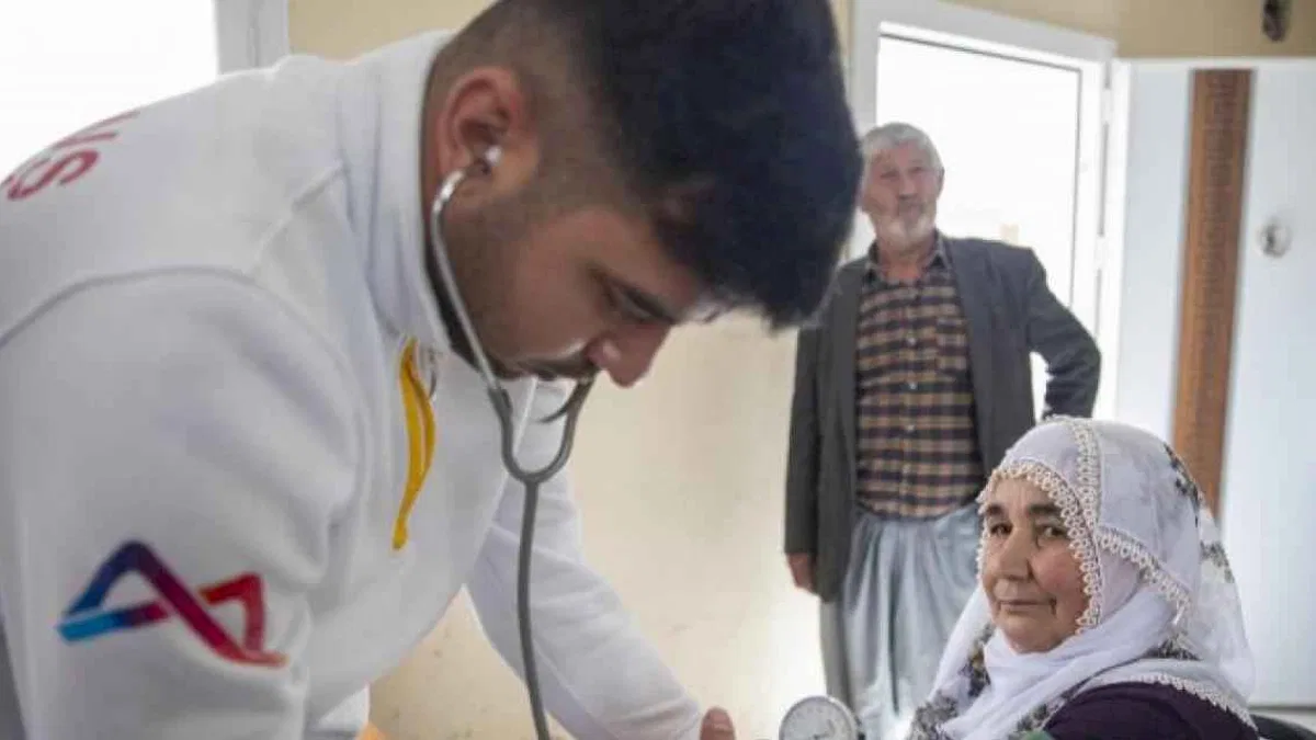 Gezici Sağlık Aracı köy köy dolaşıyor