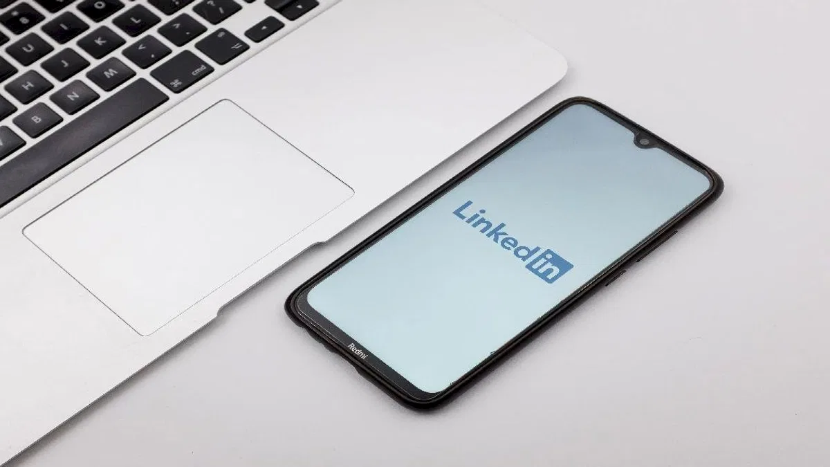 Meta’dan Sonra LinkedIn de Yapay Zeka Destekli Reklamlar Sunuyor