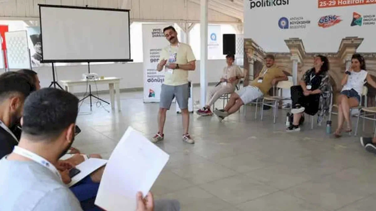 Antalya'da belediyeler arası gençlik buluşması