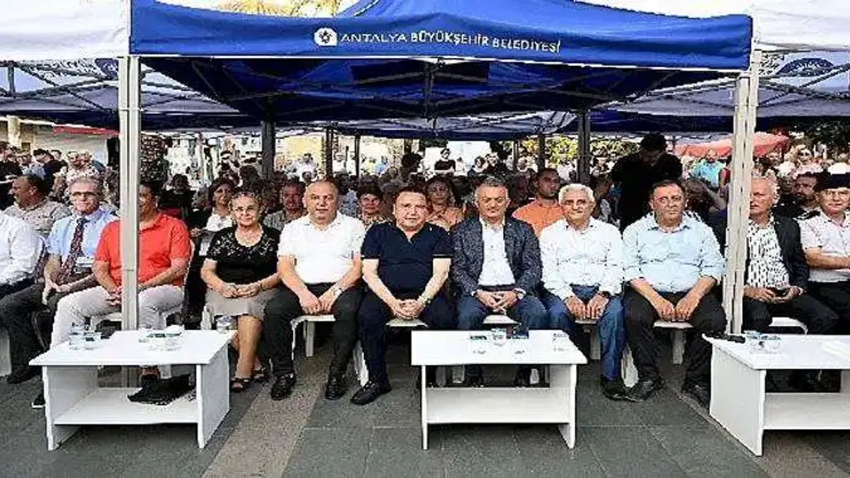 Başkan Böcek Alevi Bileşenleri'nin Aşure etkinliğine katıldı