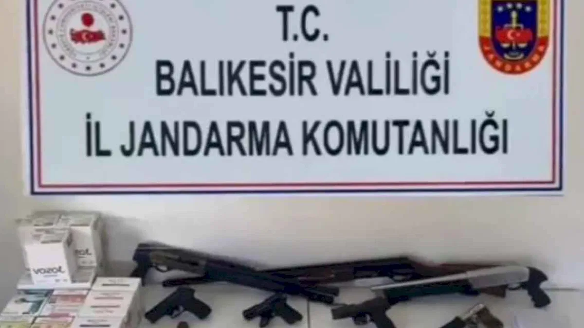 Mahzen-8'de 20 şüpheliye gözaltı