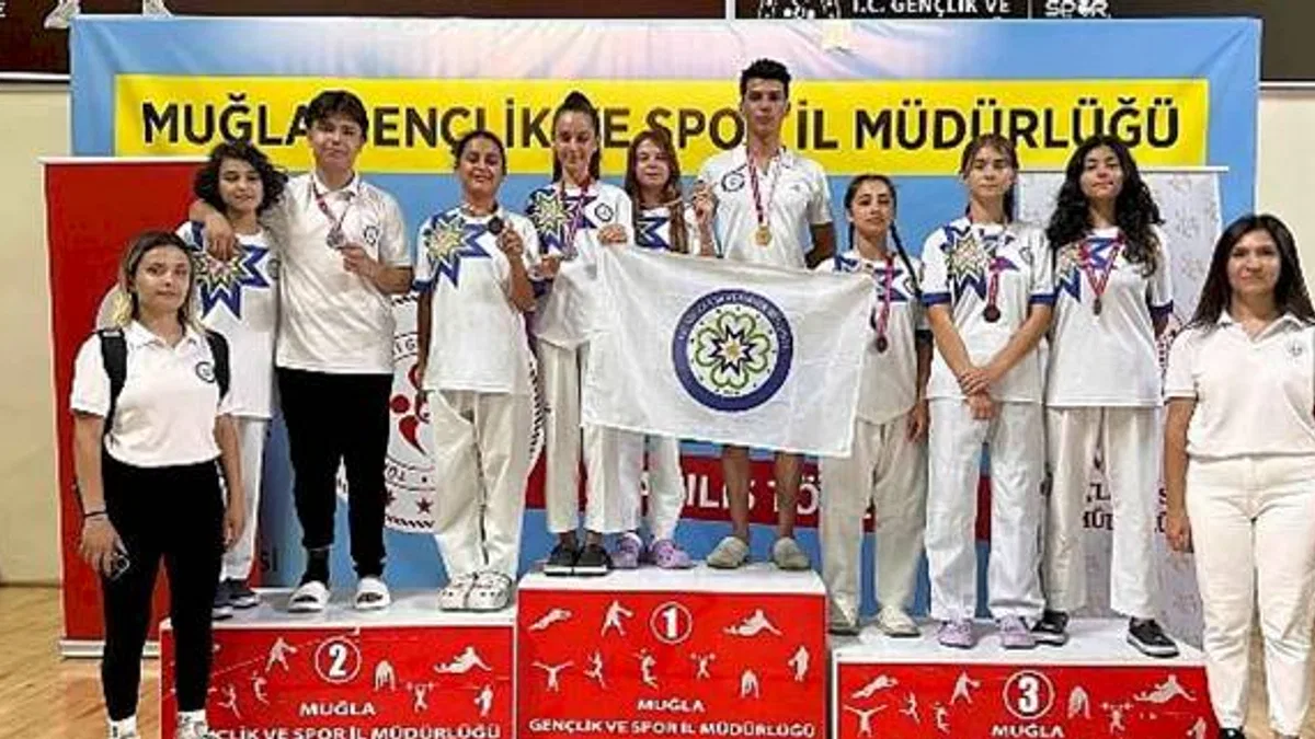 Büyükşehir Belediyesi Sporcularından Taekwondo Şampiyonaları'nda Büyük Başarı