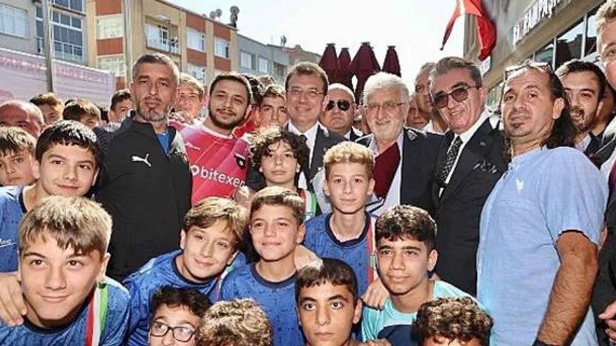 Bayrampaşa'da 4 sosyal tesis ile 2 kreş İmamoğlu'nun katıldığı törenle hizmete açıldı