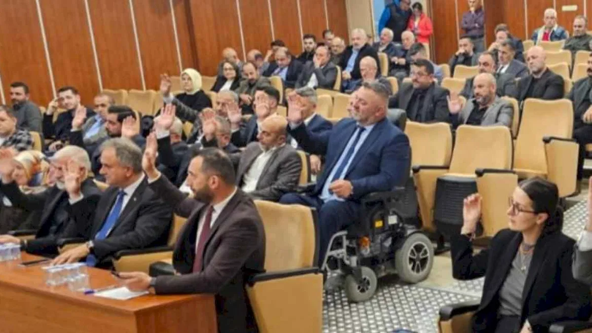 Gölcük Belediyesi engelleri kaldırıyor