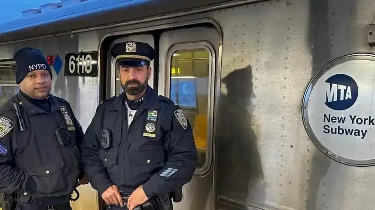 Queens metrosunun başında bir Türk
