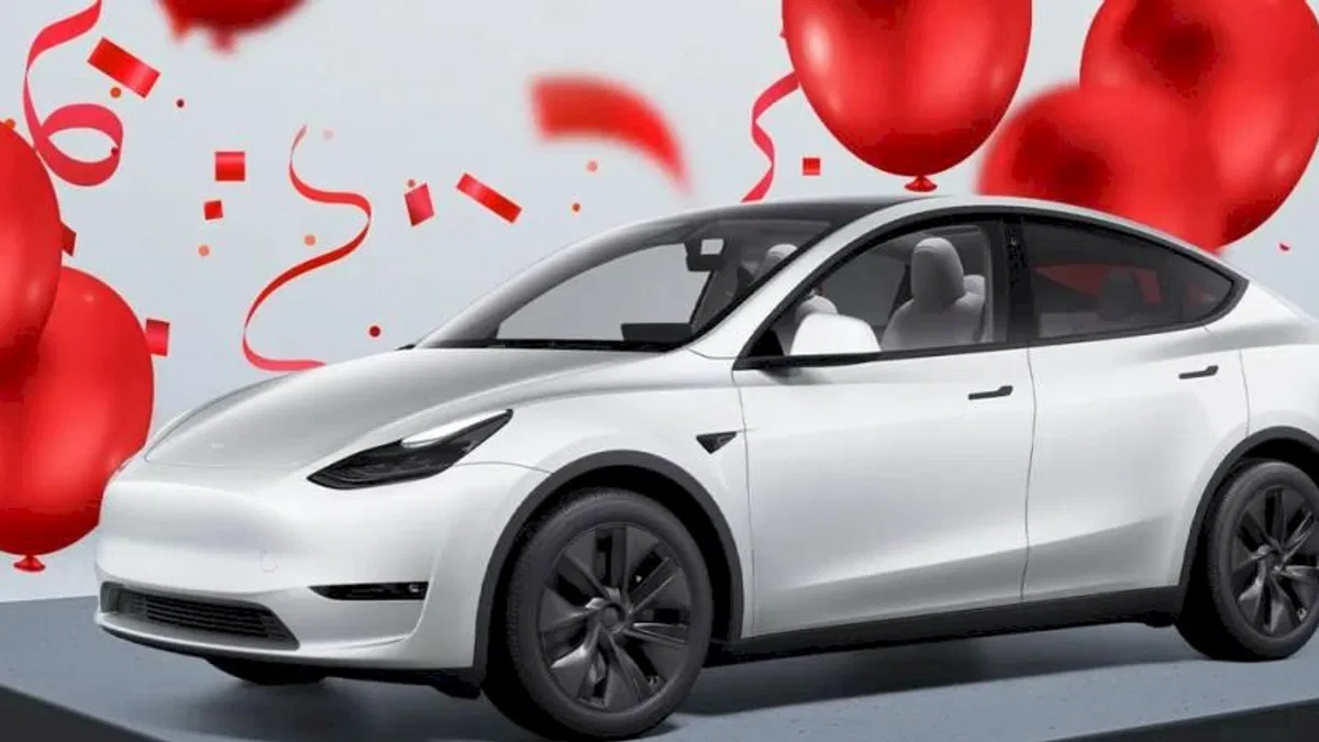 Akbank Mobil Kullanan Kazanıyor: 5 Kişi Tesla Sahibi Oluyor