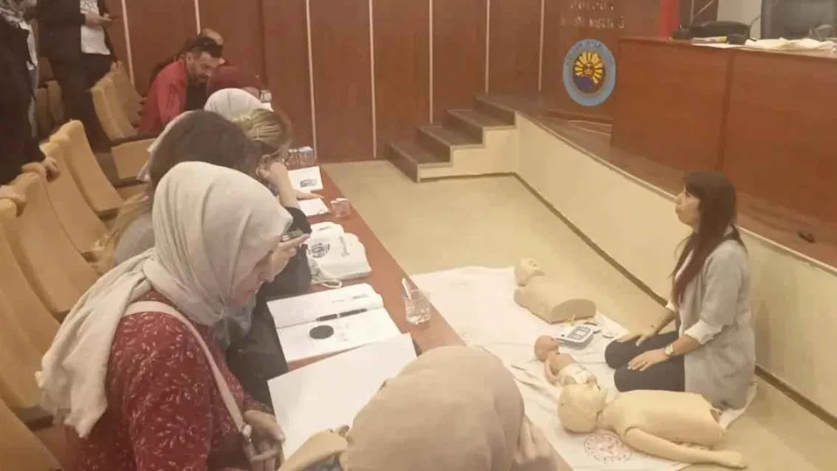 Kocaeli Gölcük'te personele ilk yardım eğitimi