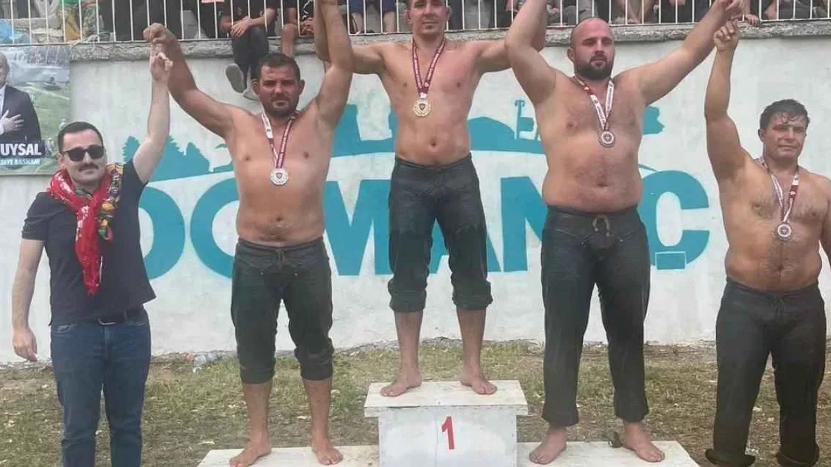 Sakarya'nın pehlivanı Kütahya kürsüsünde