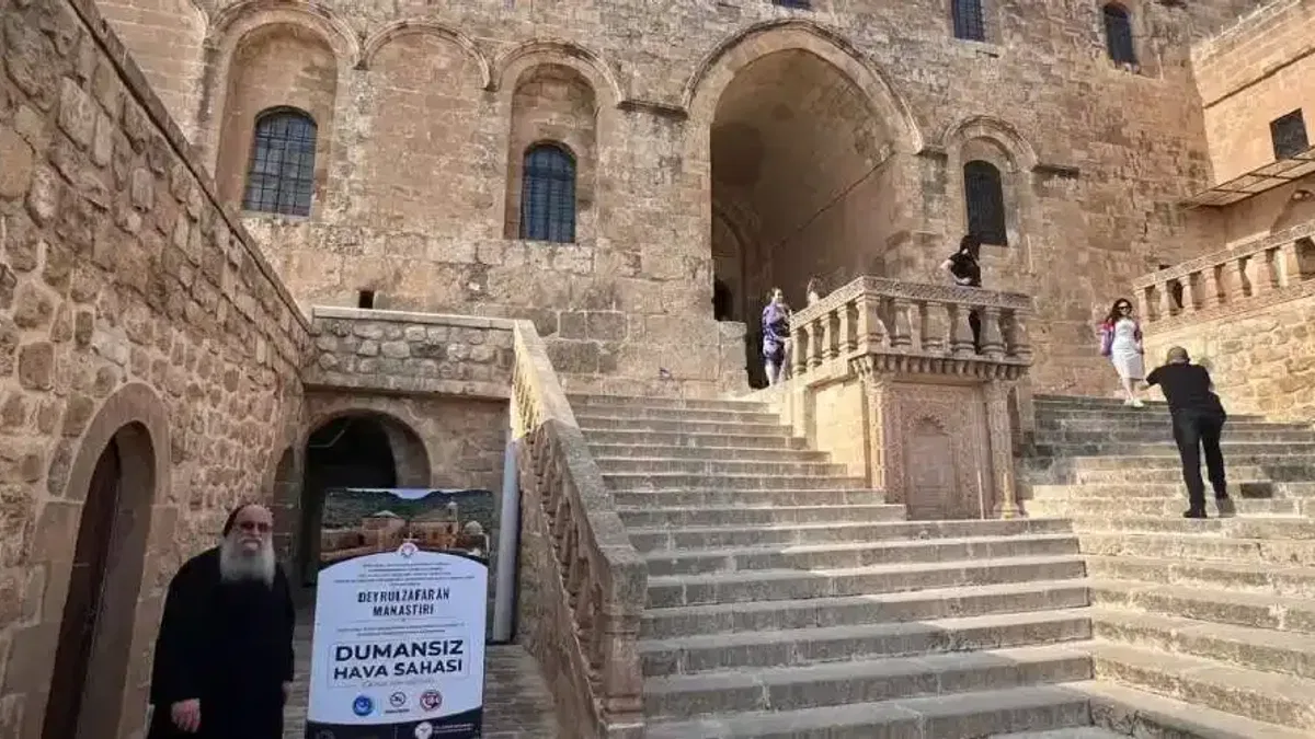 Tarihi manastırda radikal karar: Artık duman yok