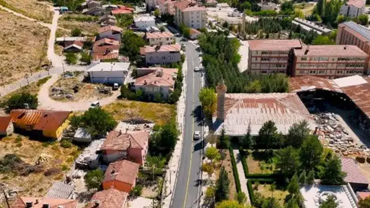 Malatya Darende'de asfalt çalışmaları sürüyor