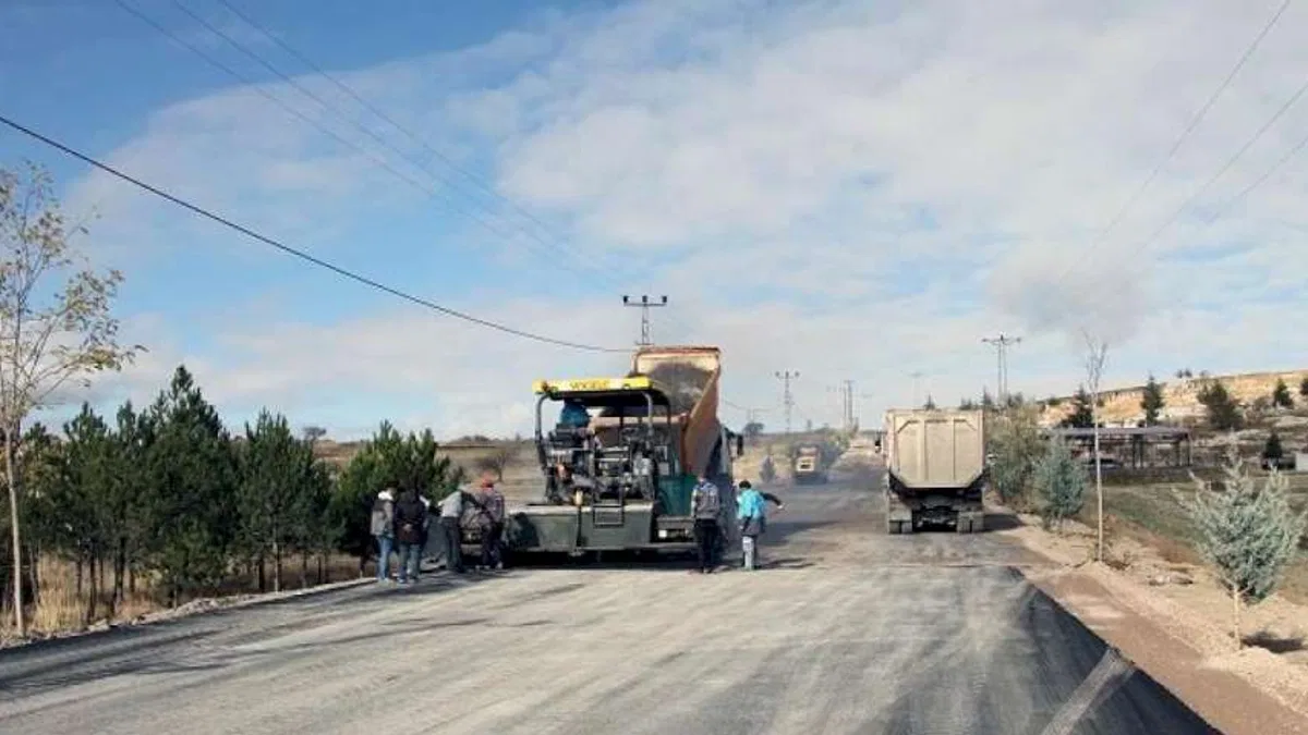 Kayseri Talas'ta ekiplerden hummalı yol çalışması