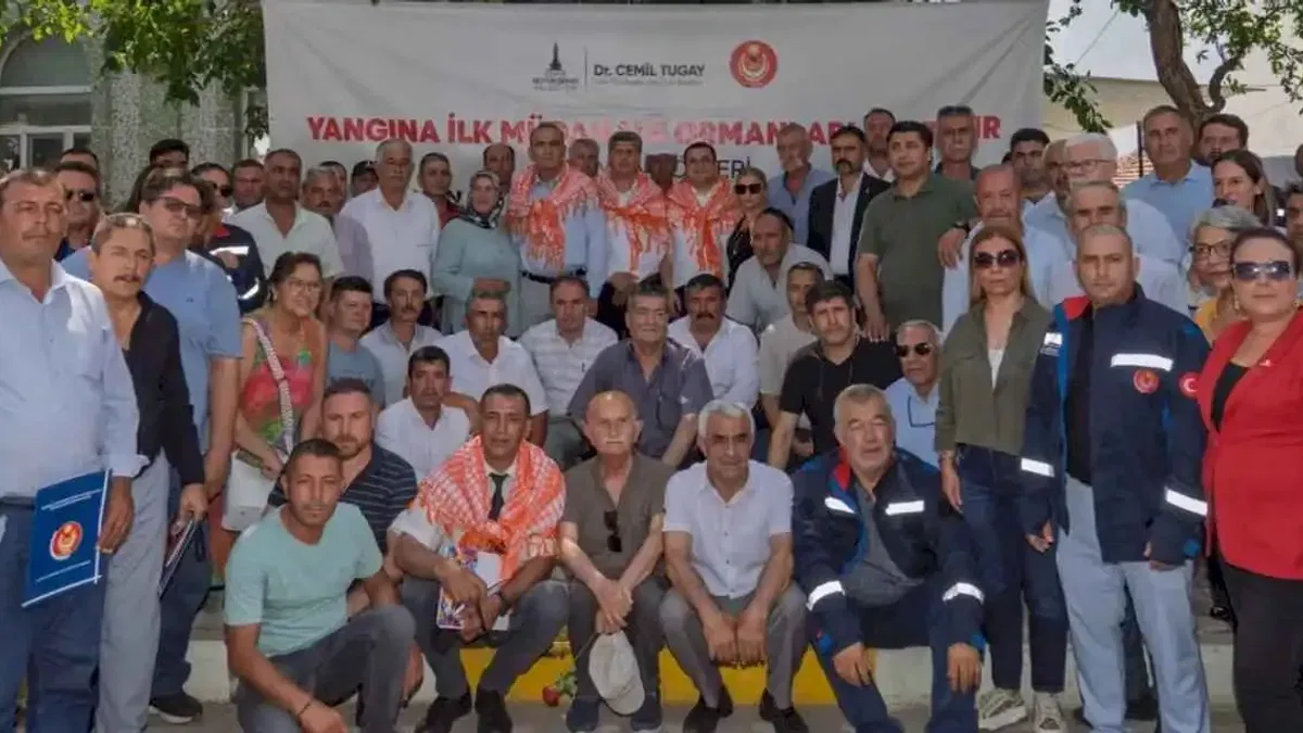 İzmir’de yangınla mücadeleye güçlü destek: 85 muhtara su tankeri