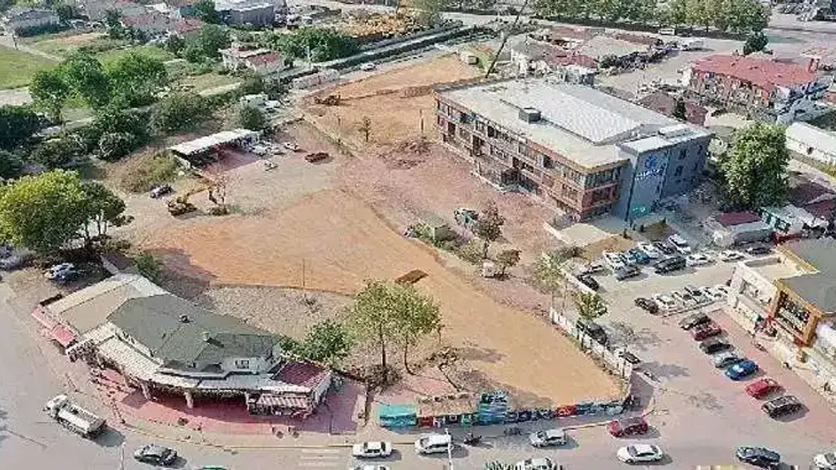 Başiskele Yeşilyurt Mahallesi meydana çıkıyor
