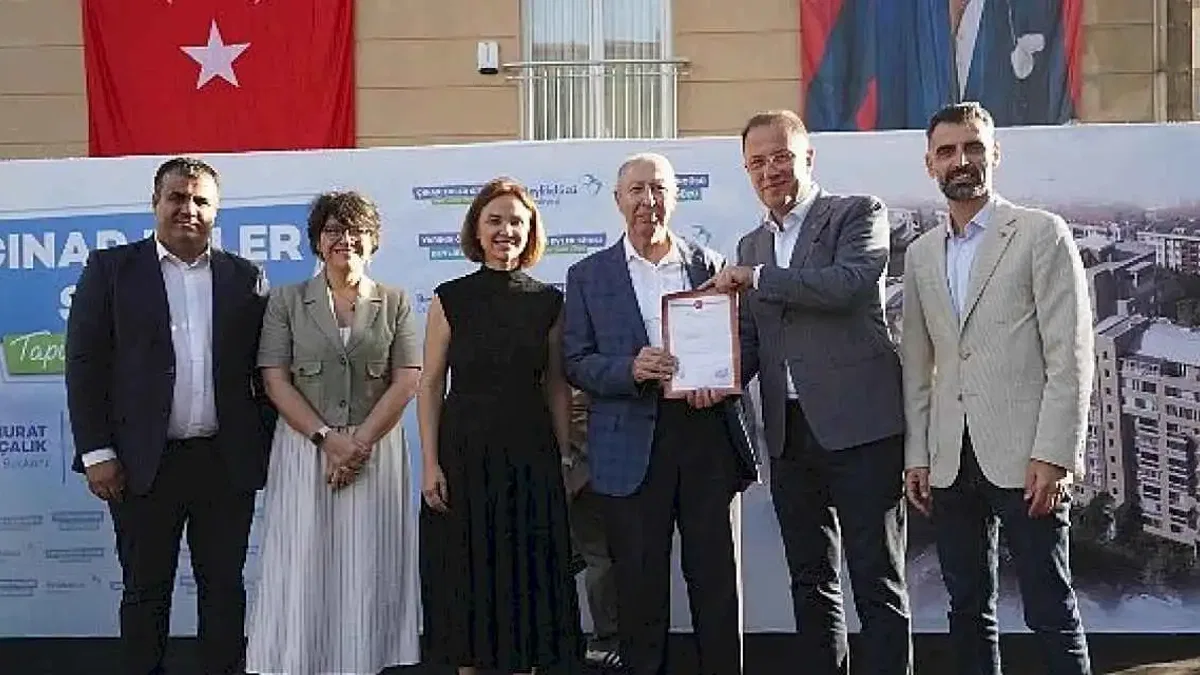 Çınar Evler Sakinlerinin Tapu Sevinci