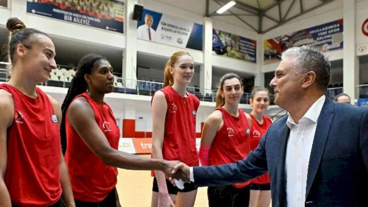 Muratpaşa'nın Sultanları'na Başkan Uysal'dan ziyaret