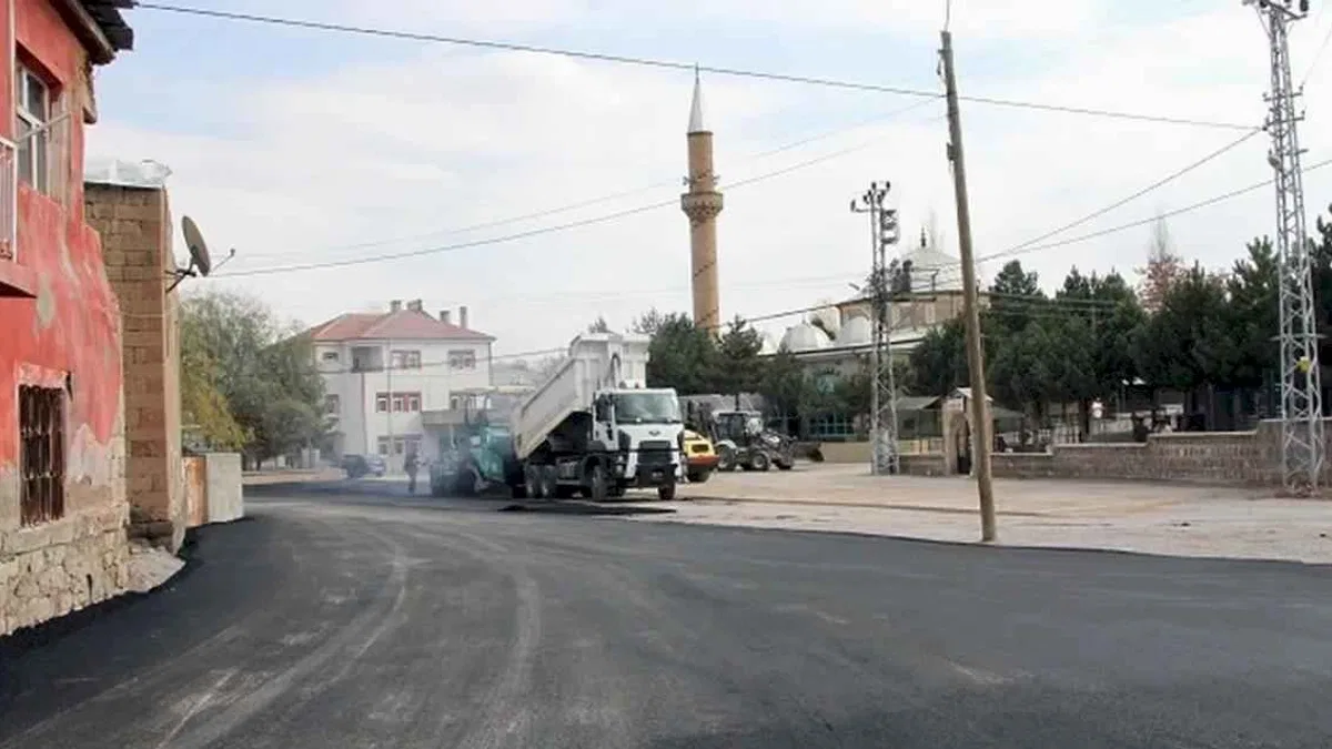 Kayseri Talas'ta Alaybeyli'ye yeni meydan