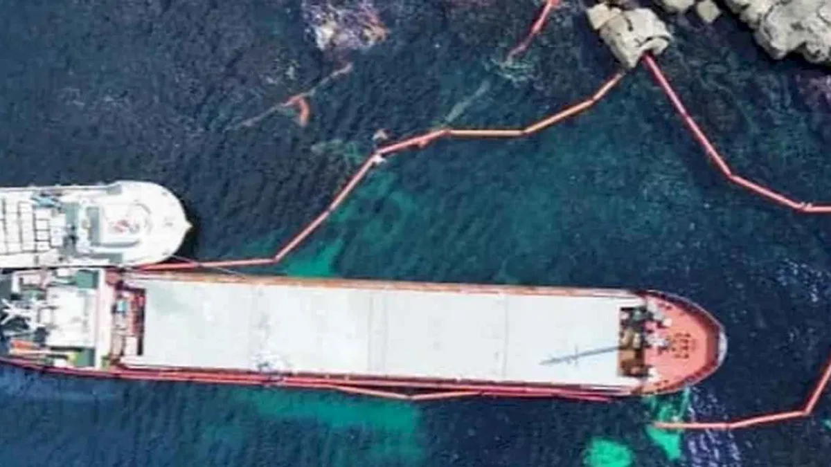 Karadeniz'de nefes kesen operasyon... Karaya oturan gemideki yakıt güvenle tahliye edildi!