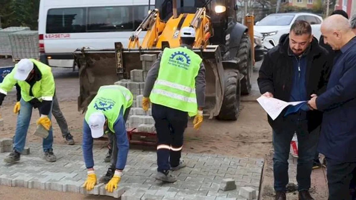 Kocaeli Gebze'de üstyapı çalışmalarını yerinde incelendi