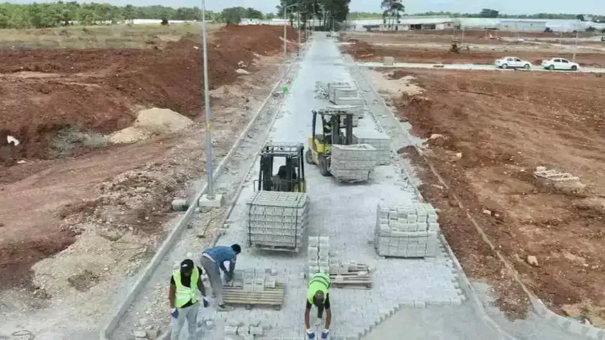 Antalya Büyükşehir’den mezarlıklarda kapsamlı çalışma
