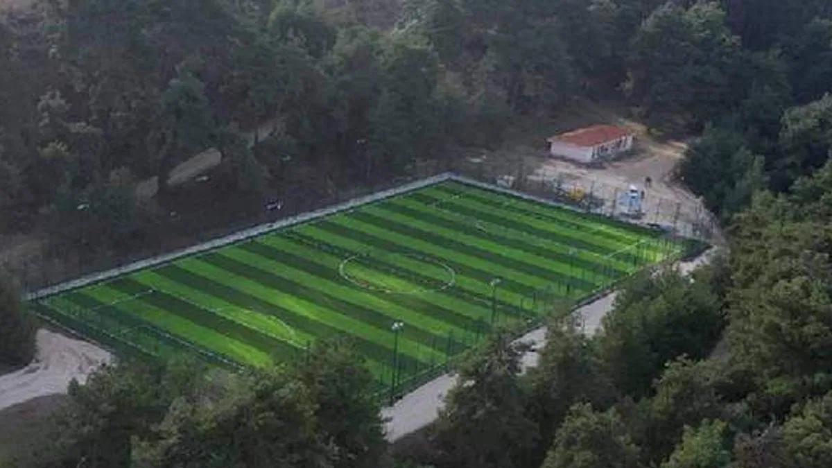Bursa Osmangazi'de Çağlayan modern halı sahaya kavuştu