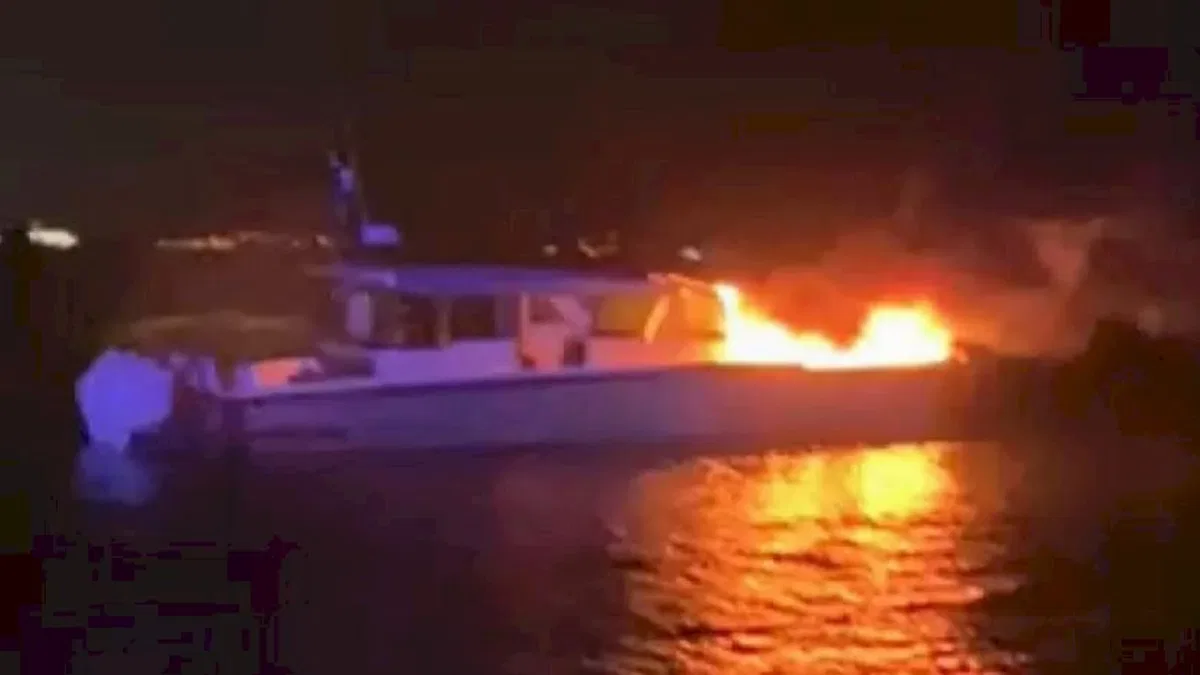 Kadıköy’de tekne yangını: 4 kişi kurtarıldı