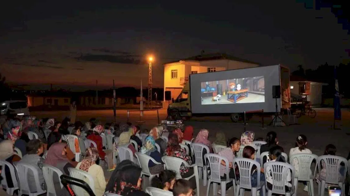 Kayseri Talas'ta 'Püfür Püfür' yazlık sinema