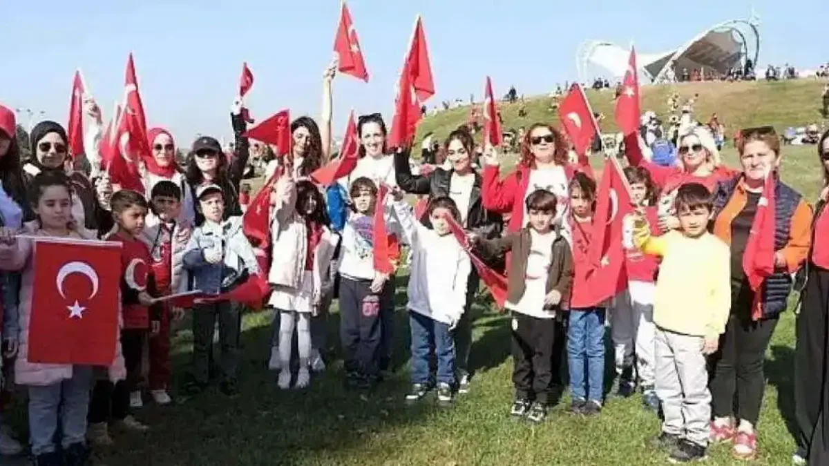 Kocaeli'de binler 'Cumhuriyet' aşkına koştu