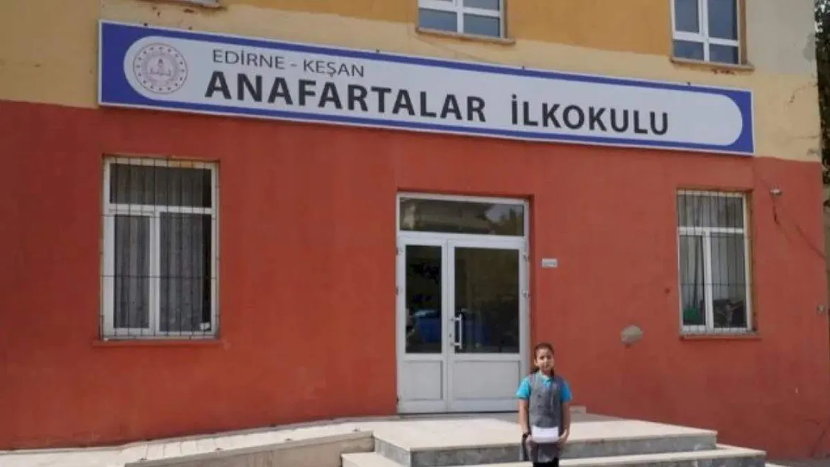 Eylül, okulunu istiyor!
