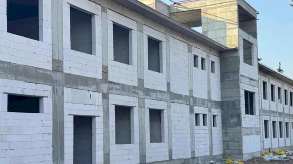Hatay'daki okul binası yükseliyor