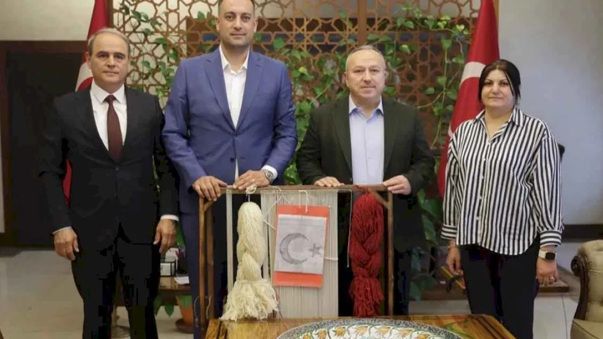 “İlmek İlmek Türkiye”de ilk ilmek Vali Fidan'dan