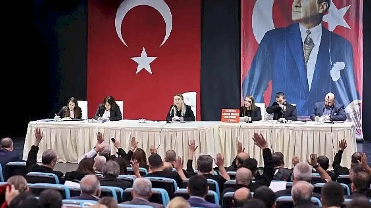 Konak Belediye Meclisi'nden kayyum tepkisi