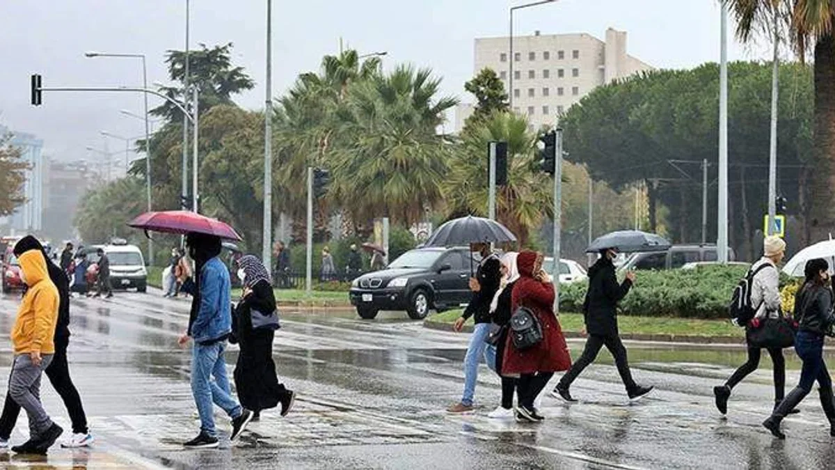 Orta ve Doğu Karadeniz için yarın kuvvetli sağanak uyarısı