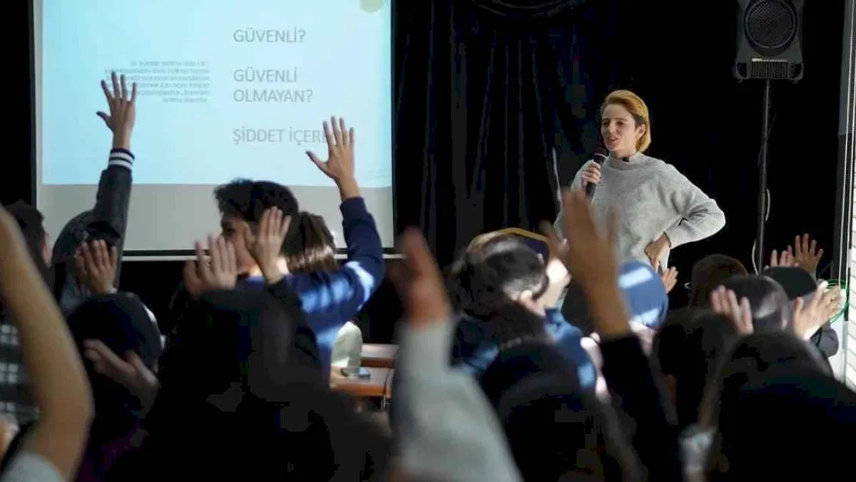 İstanbul Beylikdüzü’nde kadına şiddete karşı birlik ve dayanışma