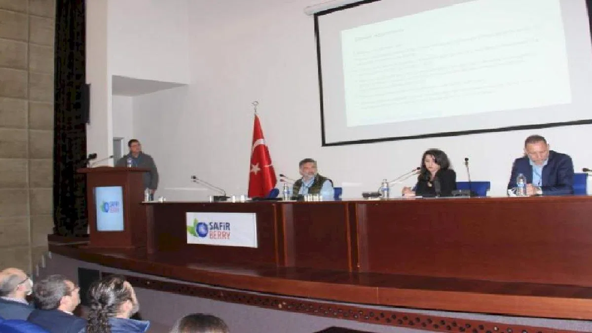 Bursa'da maviyemiş üreticiliği anlatıldı