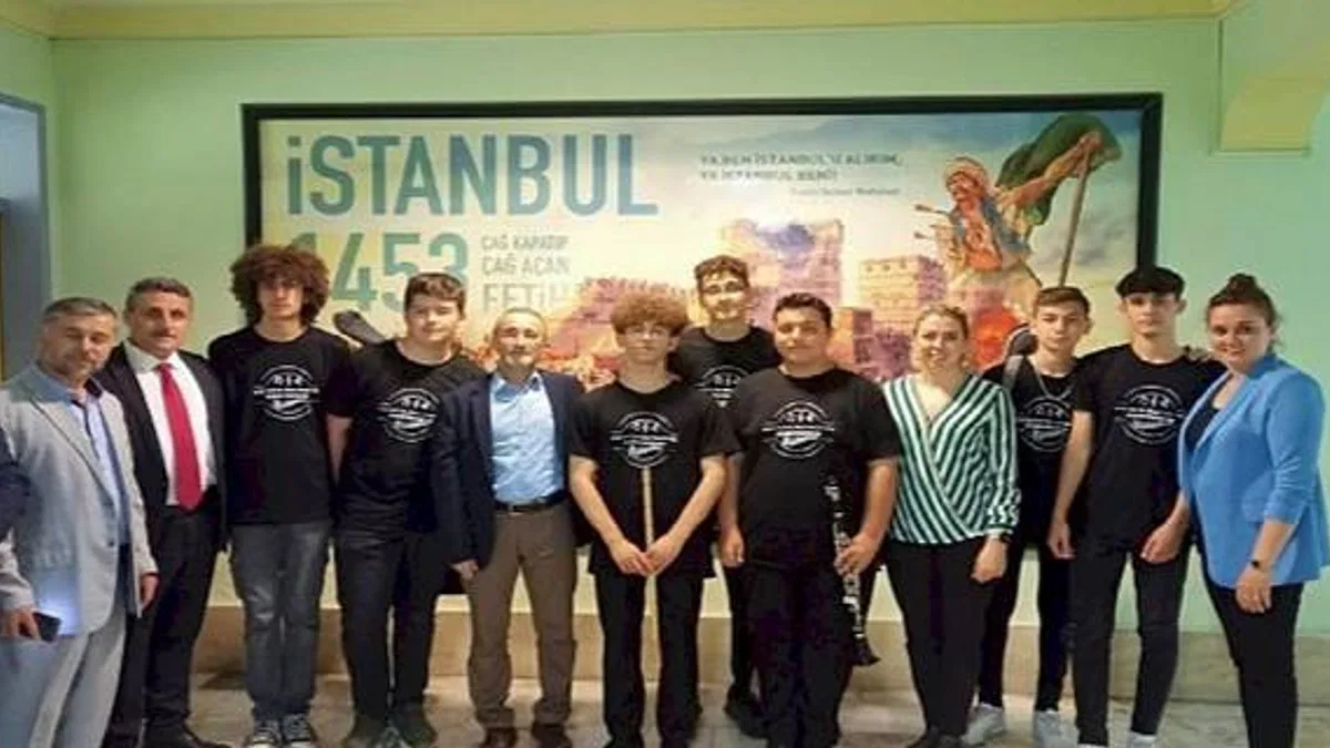 Karşıyaka Şehit Prof. Dr. İlhan Varank Anadolu İmam Hatip Lisesi'nde "Yaşayan Kütüphane Açılışı" Gerçekleştirildi
